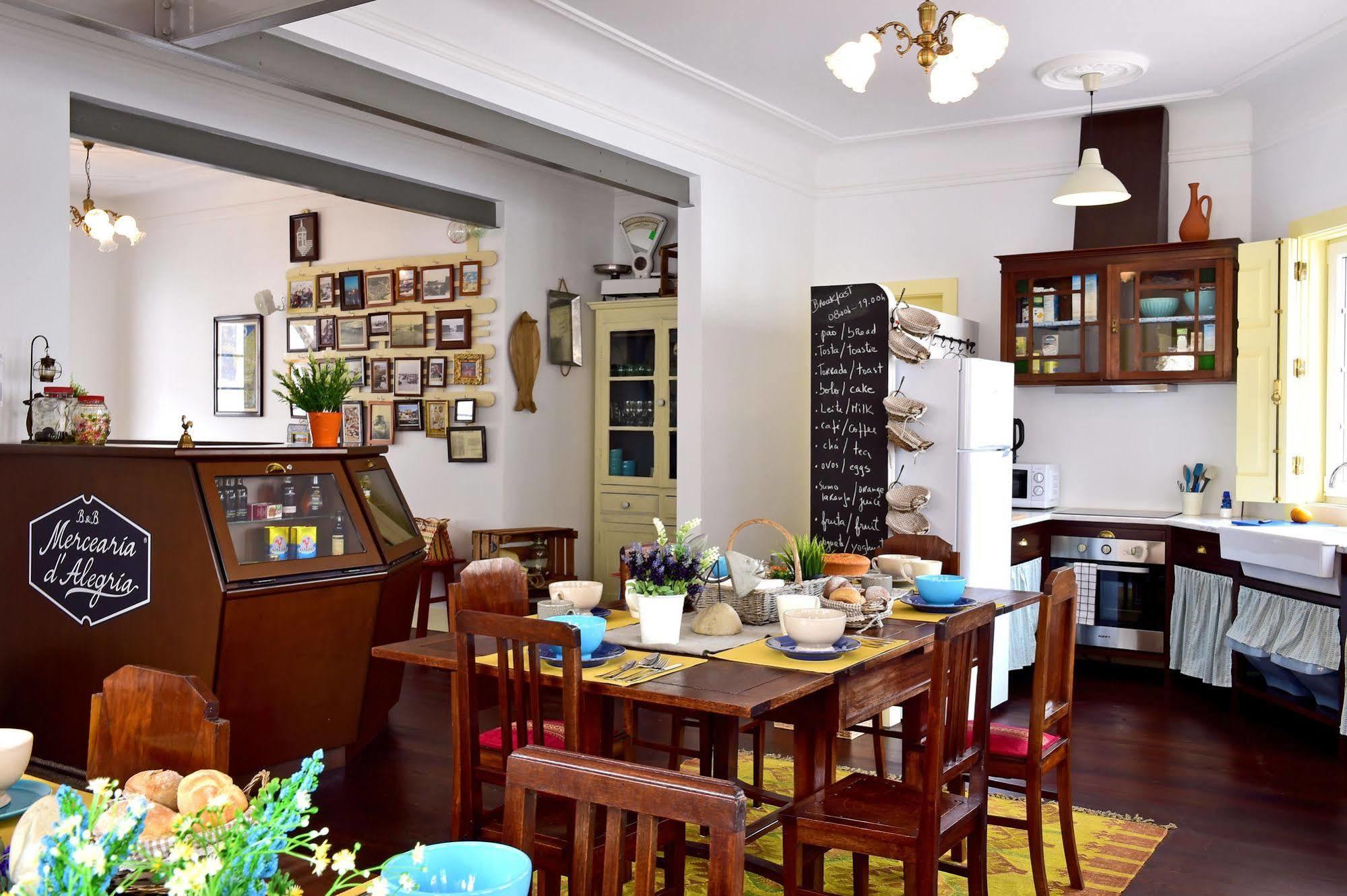 Mercearia D'Alegria Boutique B&B Peniche Bagian luar foto