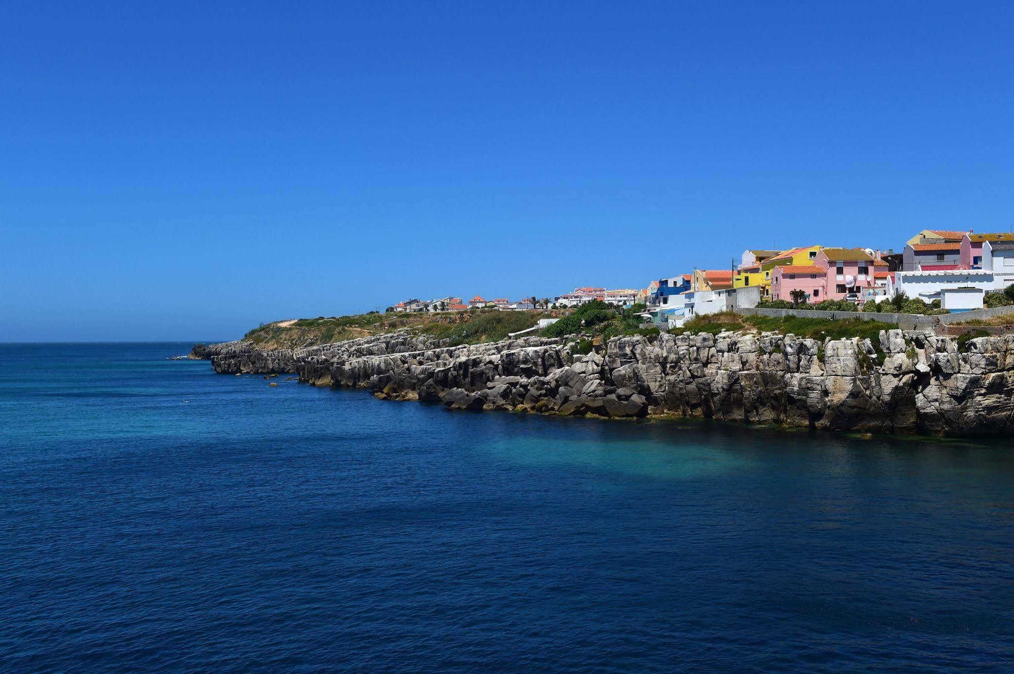 Mercearia D'Alegria Boutique B&B Peniche Bagian luar foto