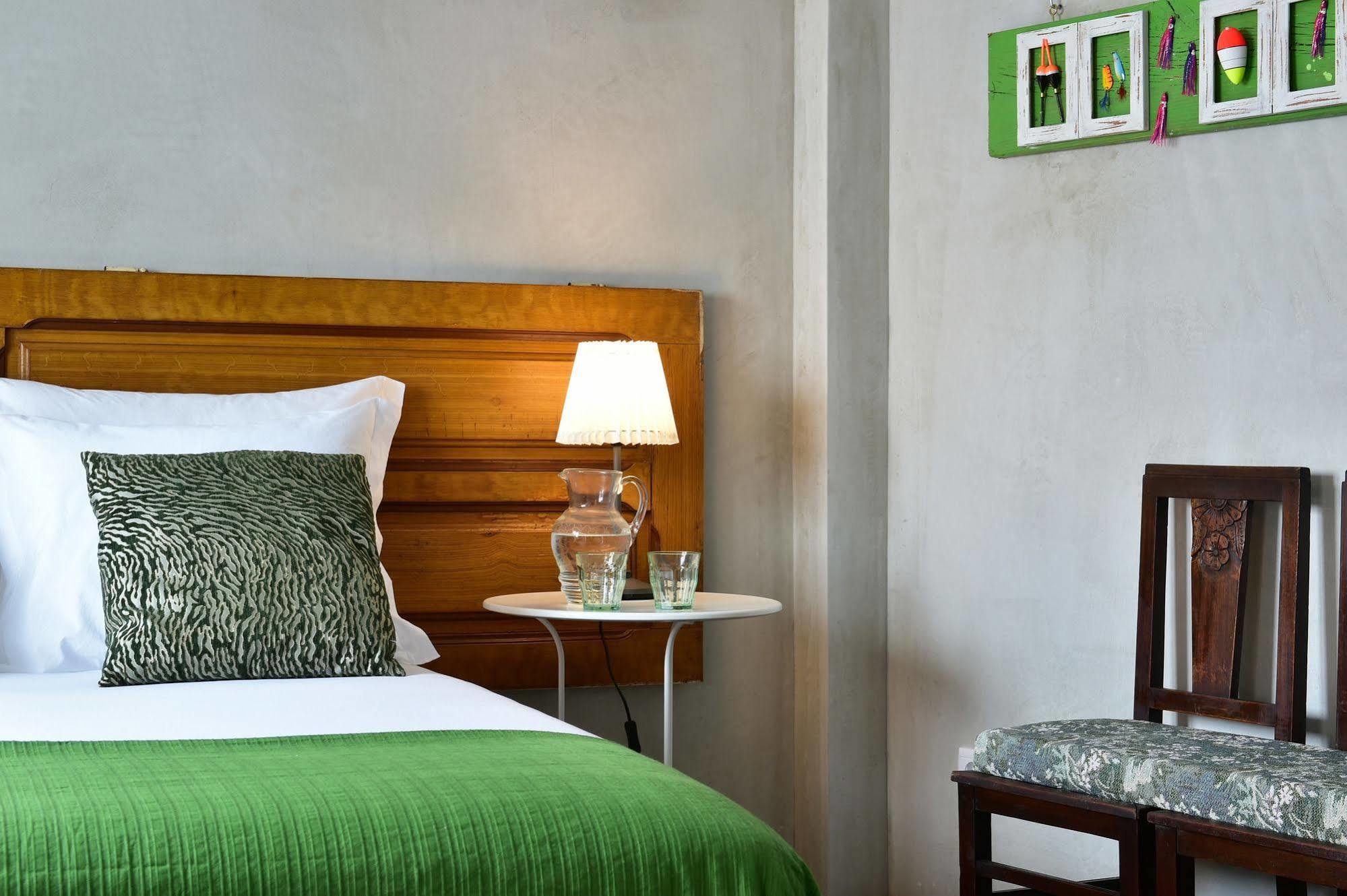 Mercearia D'Alegria Boutique B&B Peniche Bagian luar foto